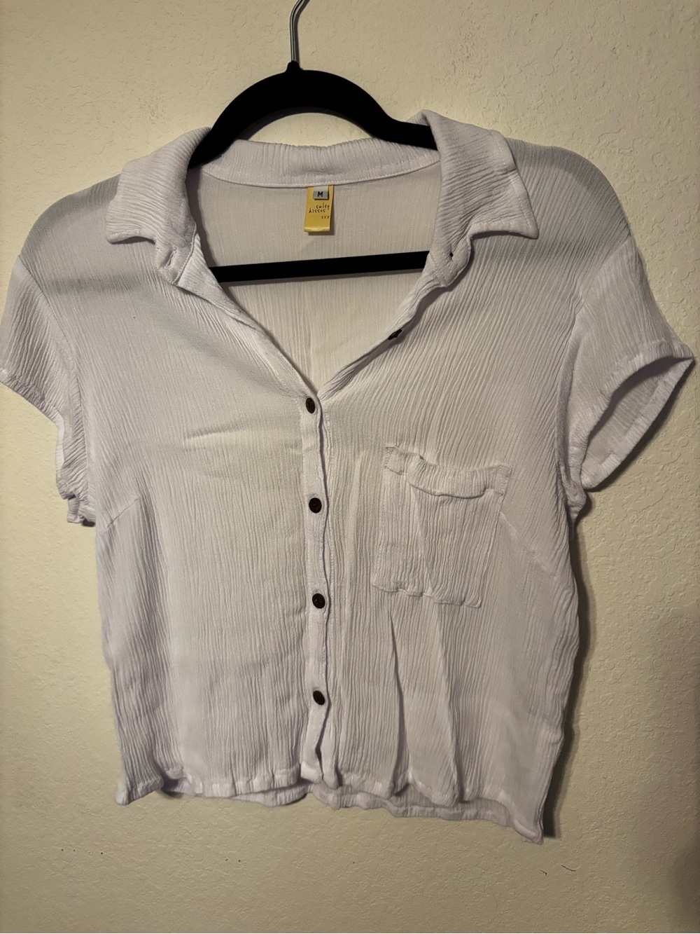 Salty Kisses Crinkle Crop Top M White Button Front Collared Boho Beach Summer